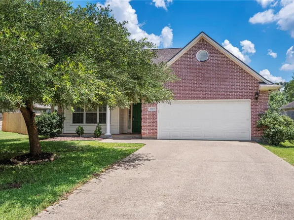 2305 Kendal Green Cir, College Station, TX 77845