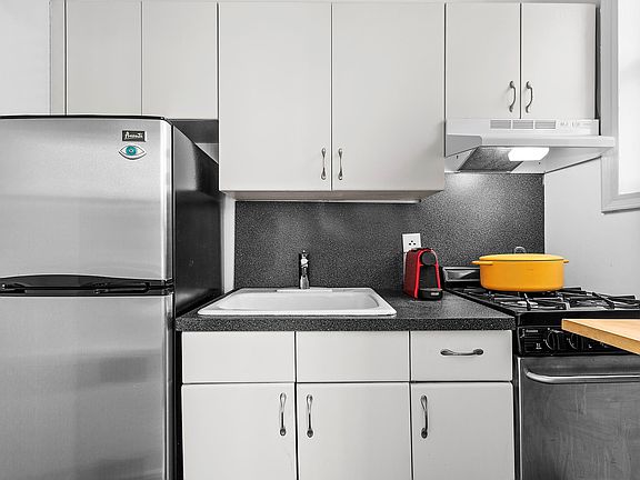 5th image of 44 Prospect Park W APT D4