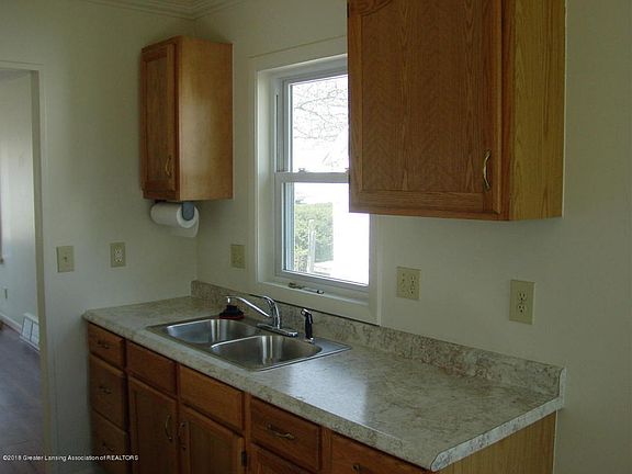 5th image of 3421 Burchfield Dr