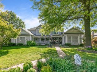 1529 S Grand Ave, Carthage, MO 64836