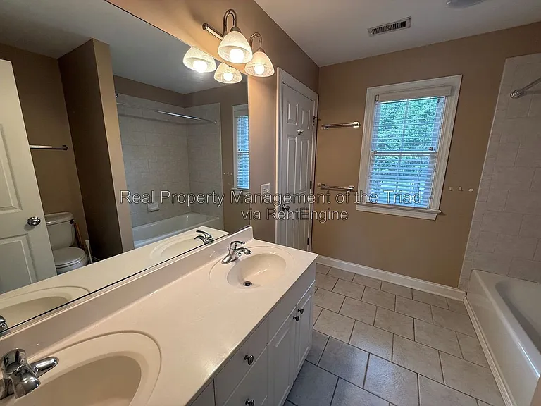 1016 Longhorn Ct — Photo 15