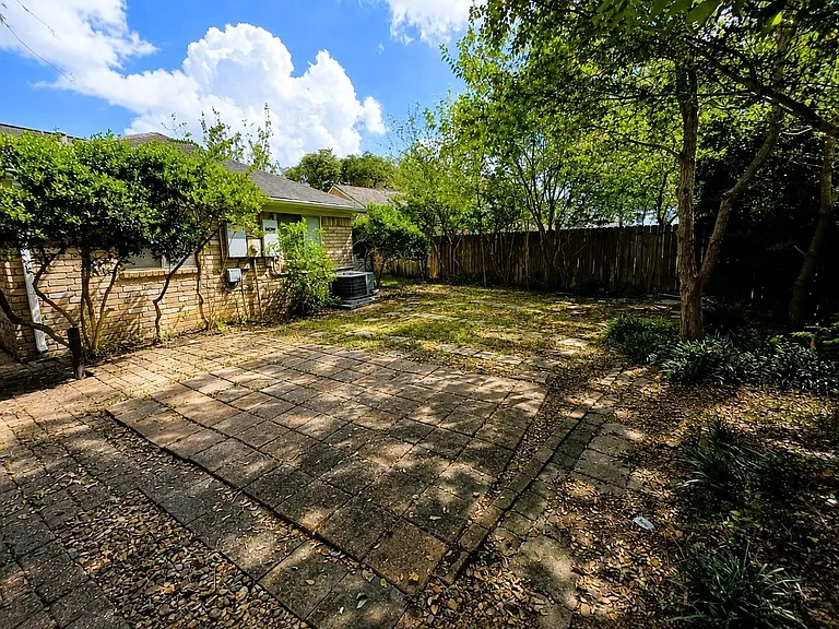 3102 E Heatherock Cir — Photo 18