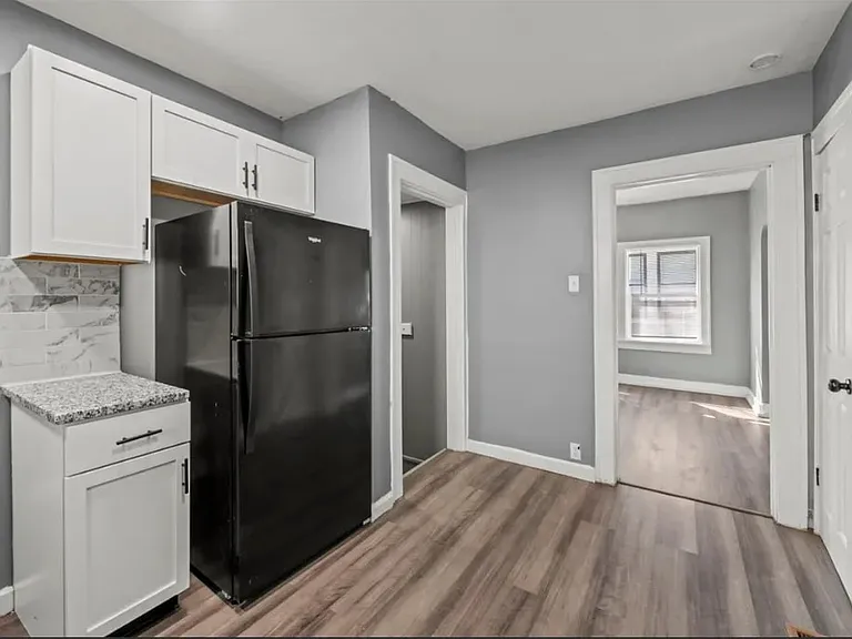 409 N Temple Ave — Photo 11