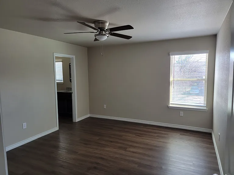 507 Stringer St #B — Photo 7