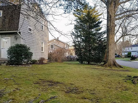 3rd image of 184 Hillturn Ln