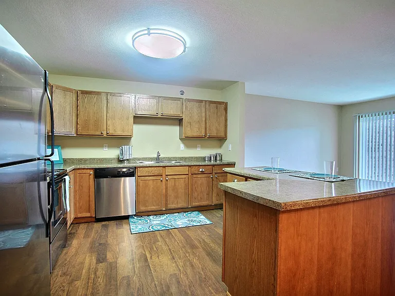 Fargo, ND Wolf Creek Apartments | Kitchen