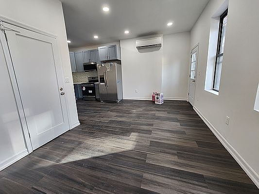 2nd image of 1401 Avenue N #5