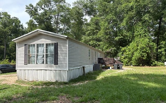 1st image of 1745 SW Newark Dr