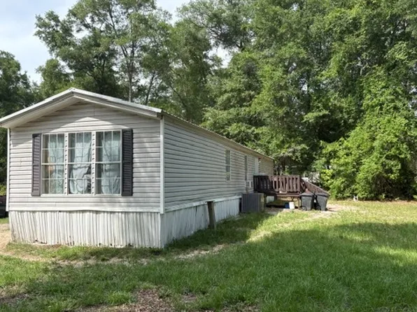 1745 SW Newark Dr, Fort White, FL 32038