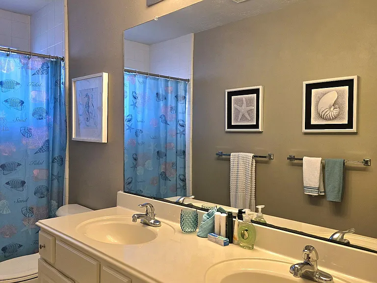9406 Sunlake Dr — Photo 12