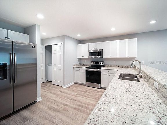 4th image of 2936 Fieldwood Cir