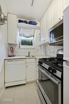 Sold by Corcoran | media 4