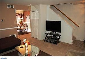 4th image of 430 Champs Ln