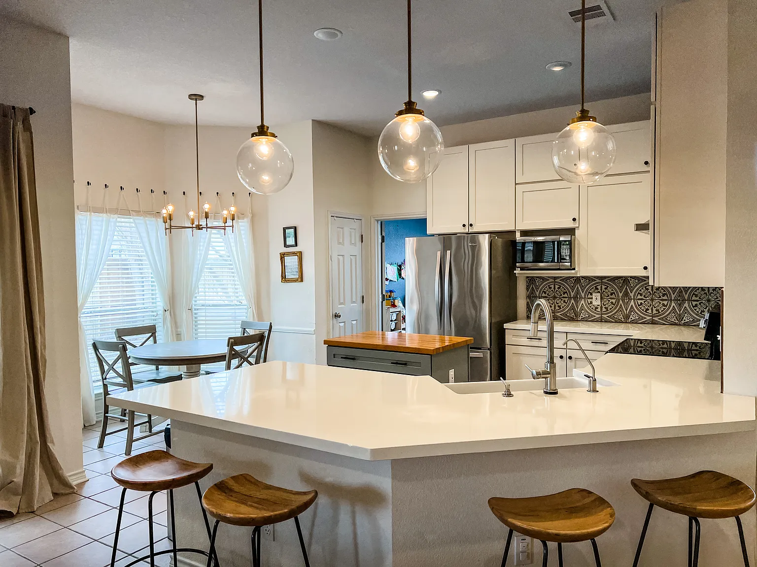 4715 Waterbury Dr — Photo 2
