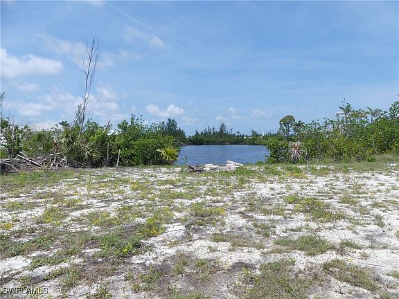 4th image of 2753 Mangrove St