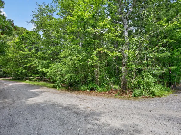 20 Hirsch Road, Forestdale, MA 02644