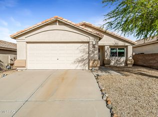 687 S Painted River Way, Vail, AZ 85641