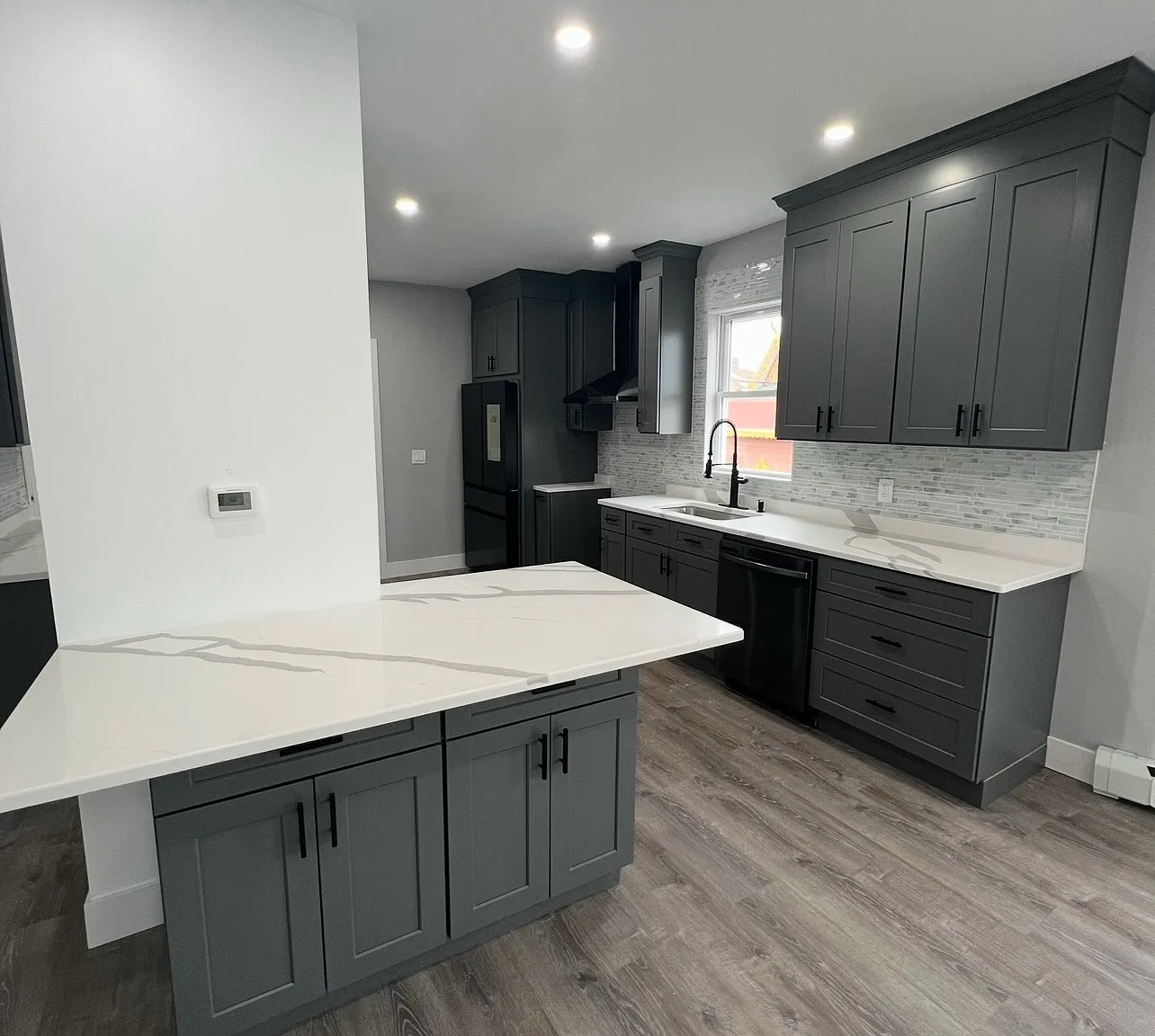 3 bed, $2,200 — Photo 1