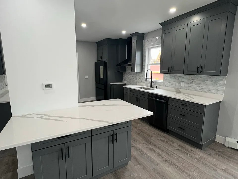 25 Temple St #3