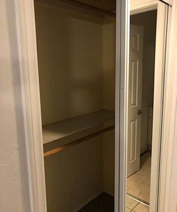 2nd image of 2100 N Screenland Dr