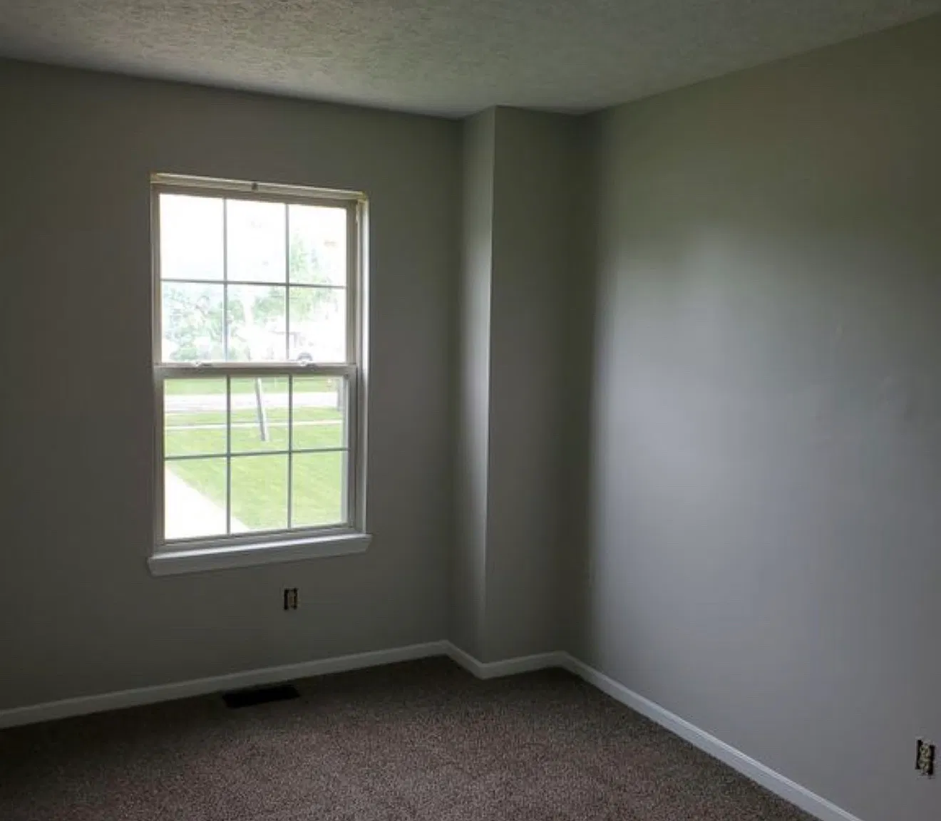 5572 Jaycox Rd — Photo 2