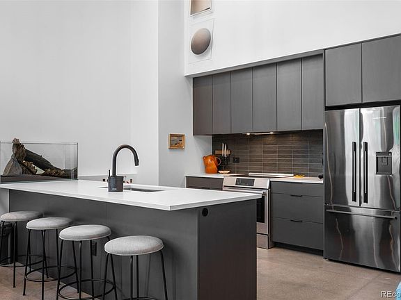 3rd image of 1601 Park Avenue #116