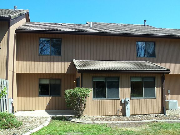 3rd image of 1209 Lakewood Dr