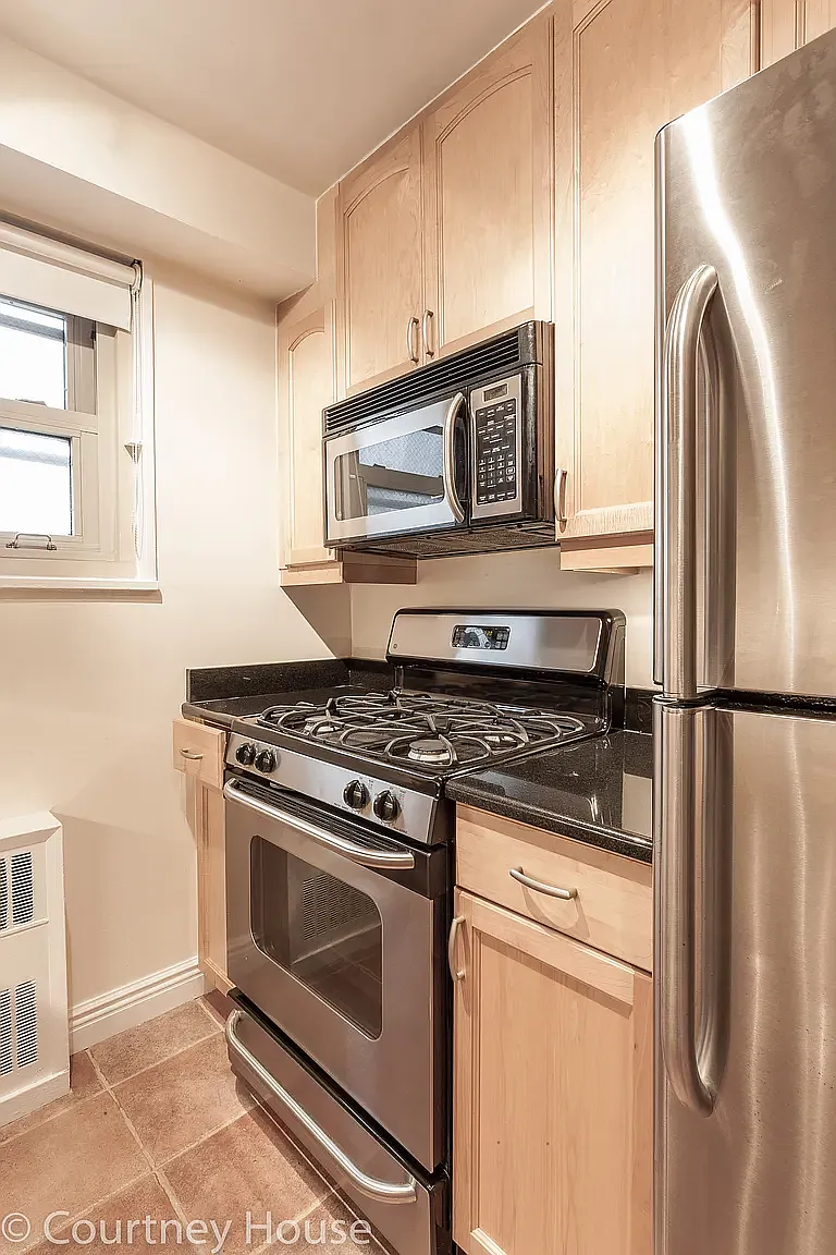 55 W 14th St — Photo 3