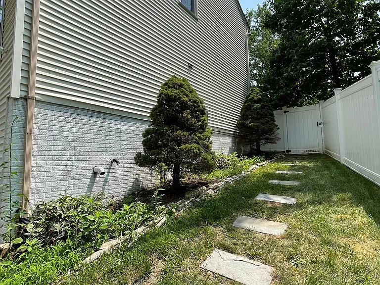 31 Ballantrae Ct — Photo 28