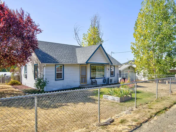 2205 Landers Ave, Roseburg, OR 97471