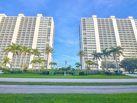 2nd image of 2800 S OCEAN Boulevard #15L