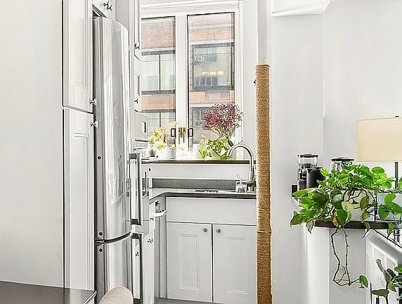 3rd image of 200 W 20th St APT 905