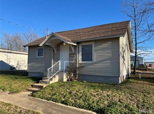 348 W 2nd St, Lebanon, MO 65536
