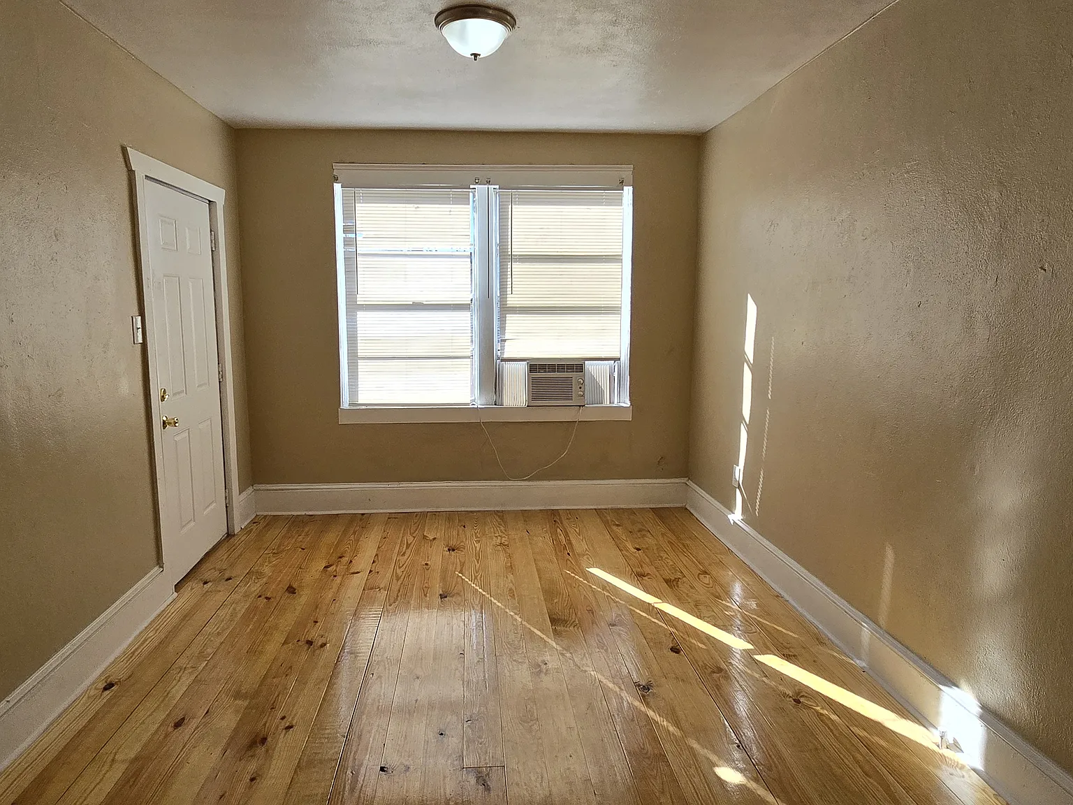 2 bed, 816 sqft, $650 — Photo 3
