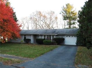 16 Emerald Dr, Dartmouth, MA 02747