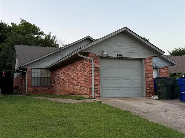 8905 S Oak Valley Dr, Oklahoma City, OK 73110