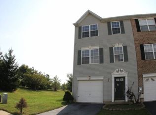 27 Boggs Ln, Bear, DE 19701