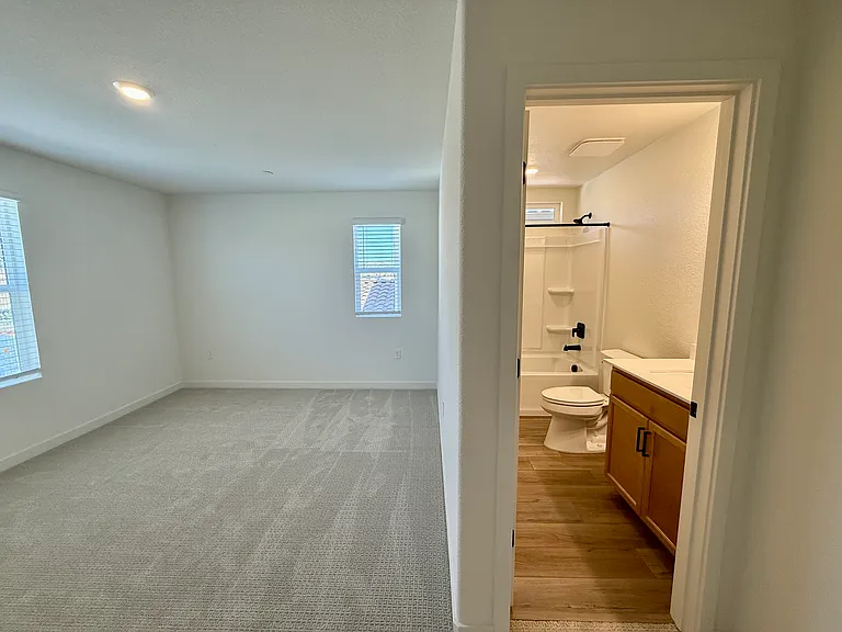 4581 Field View Dr — Photo 25
