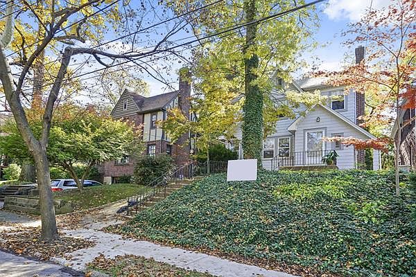 1st image of 62 Penbroke Ave
