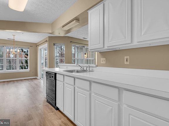 4th image of 2408 Forest Edge Ct Unit 201
