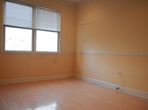 4th image of 253 Half Moon Ct