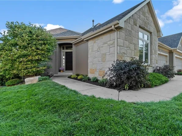 19812 W 100th Ter, Lenexa, KS 66220