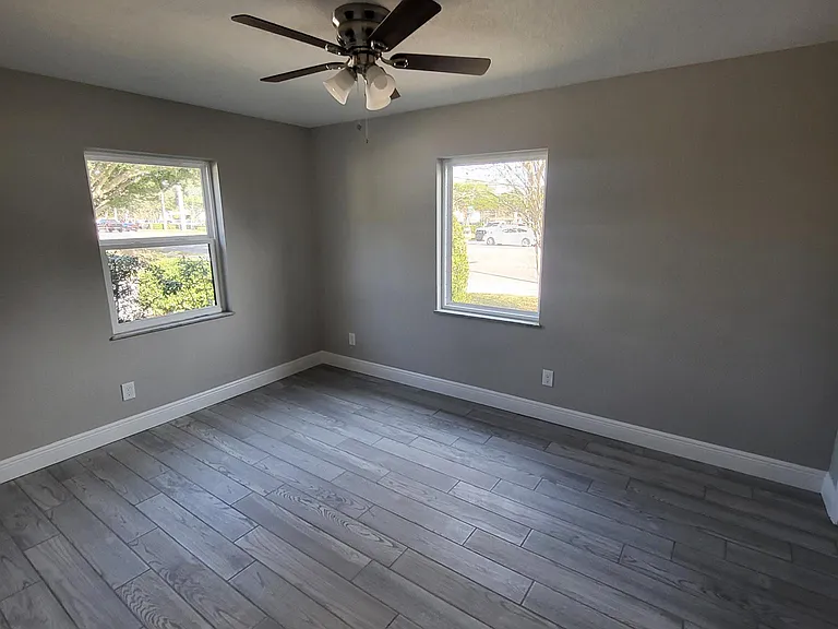 144 N Park Ave — Photo 6