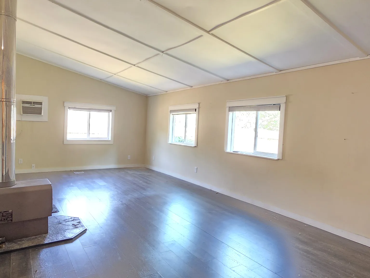 2 bed, 1120 sqft, $2,500 — Photo 2
