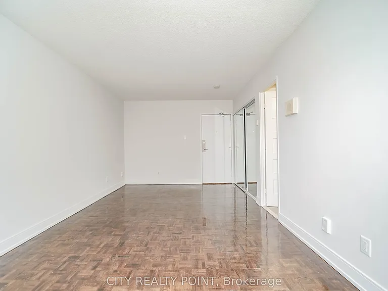 33 Isabella St #2405 — Photo 7