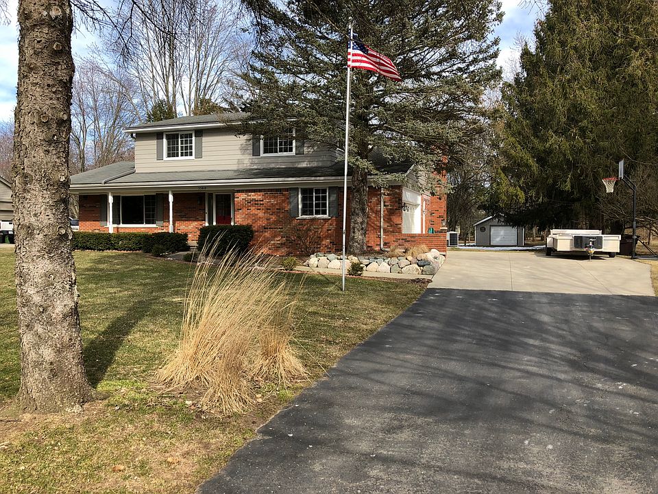 Front Driveway View
