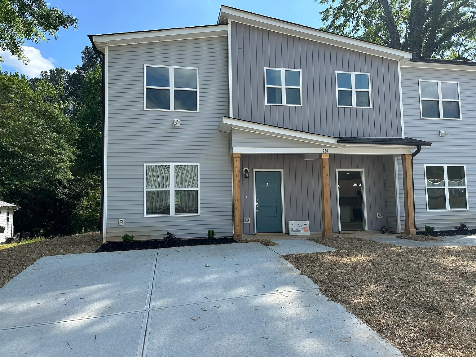 204 Mill St — Photo 1