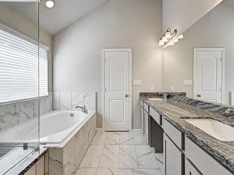 1918 Kirby Landing Dr — Photo 26