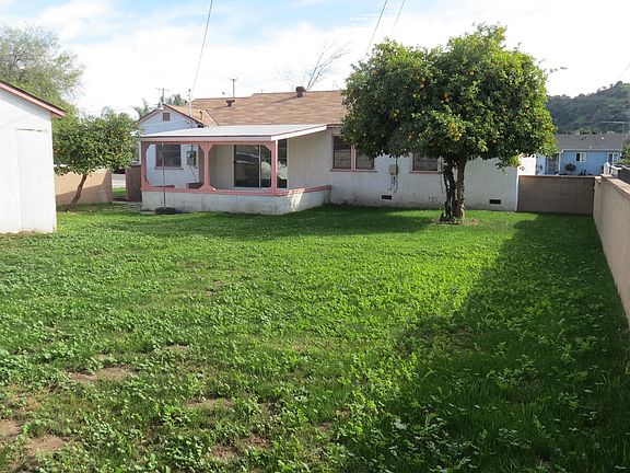 5th image of 2457 Lyndale Ave