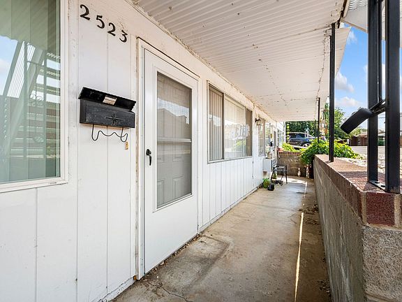 5th image of 2523 N Garfield Ave